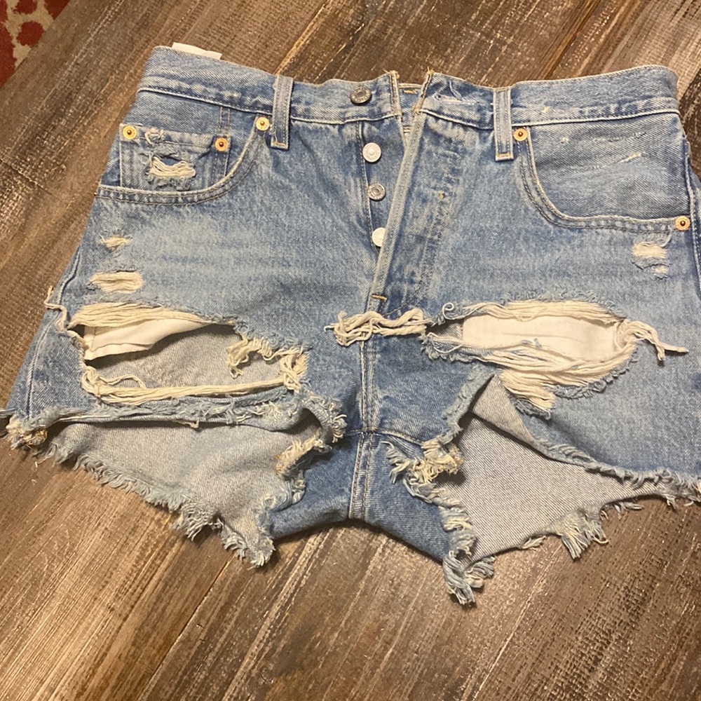 Women’s cut off shorts 27 waist Levi’s
